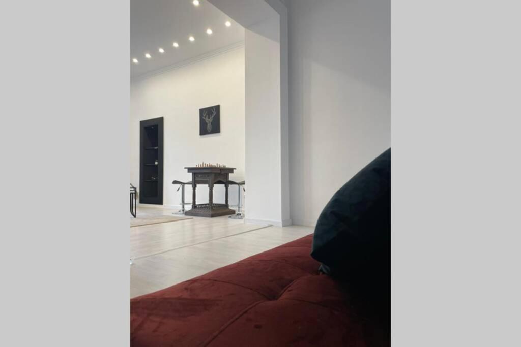 Апартаменти Outstanding 3Br Ultracentral Cityview Balcony Aaa Бухарест Екстер'єр фото